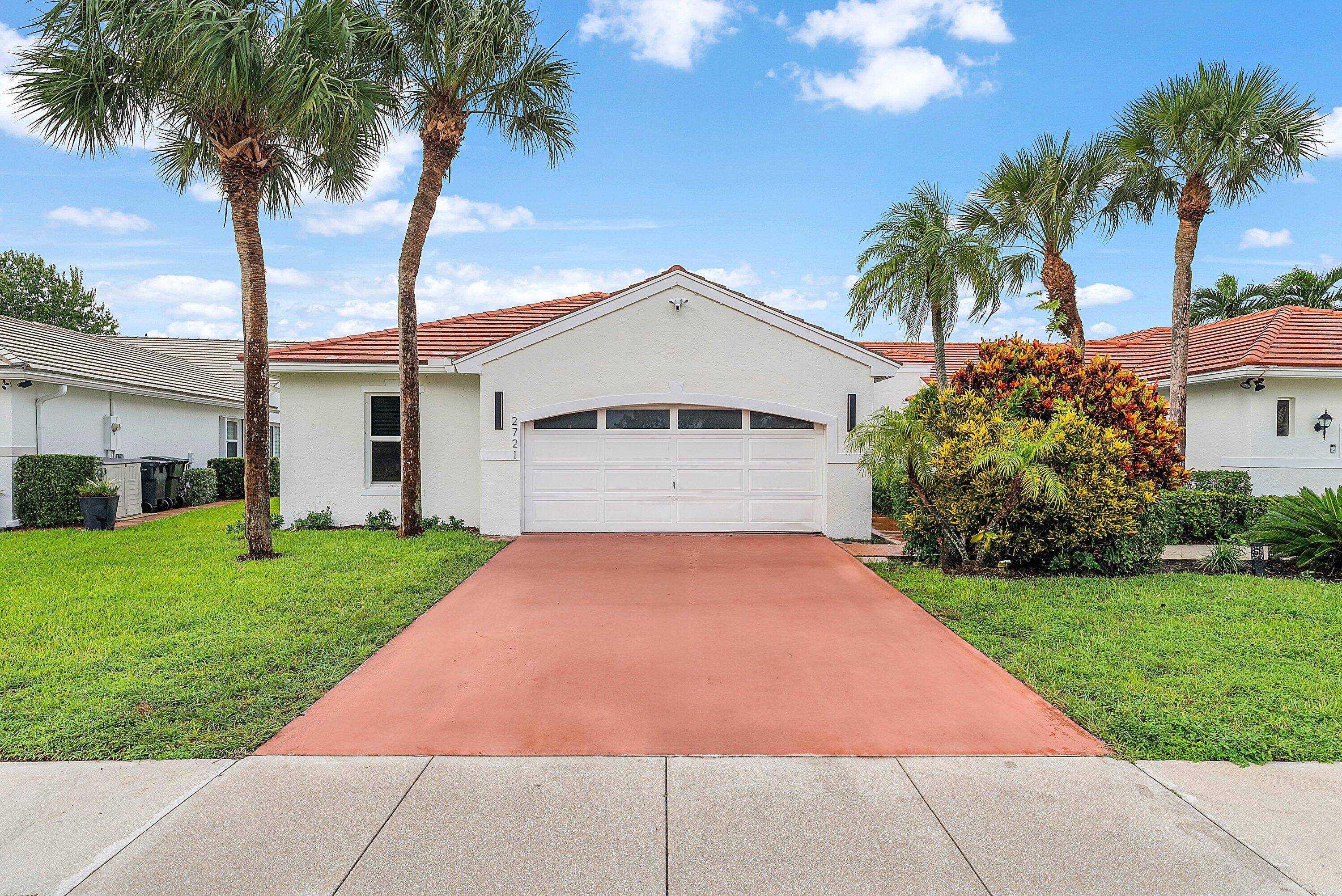 Exquisite 3 bedroom, 3 bathroom luxury villa available for seasonal lease in the heart of Wellington, FL.