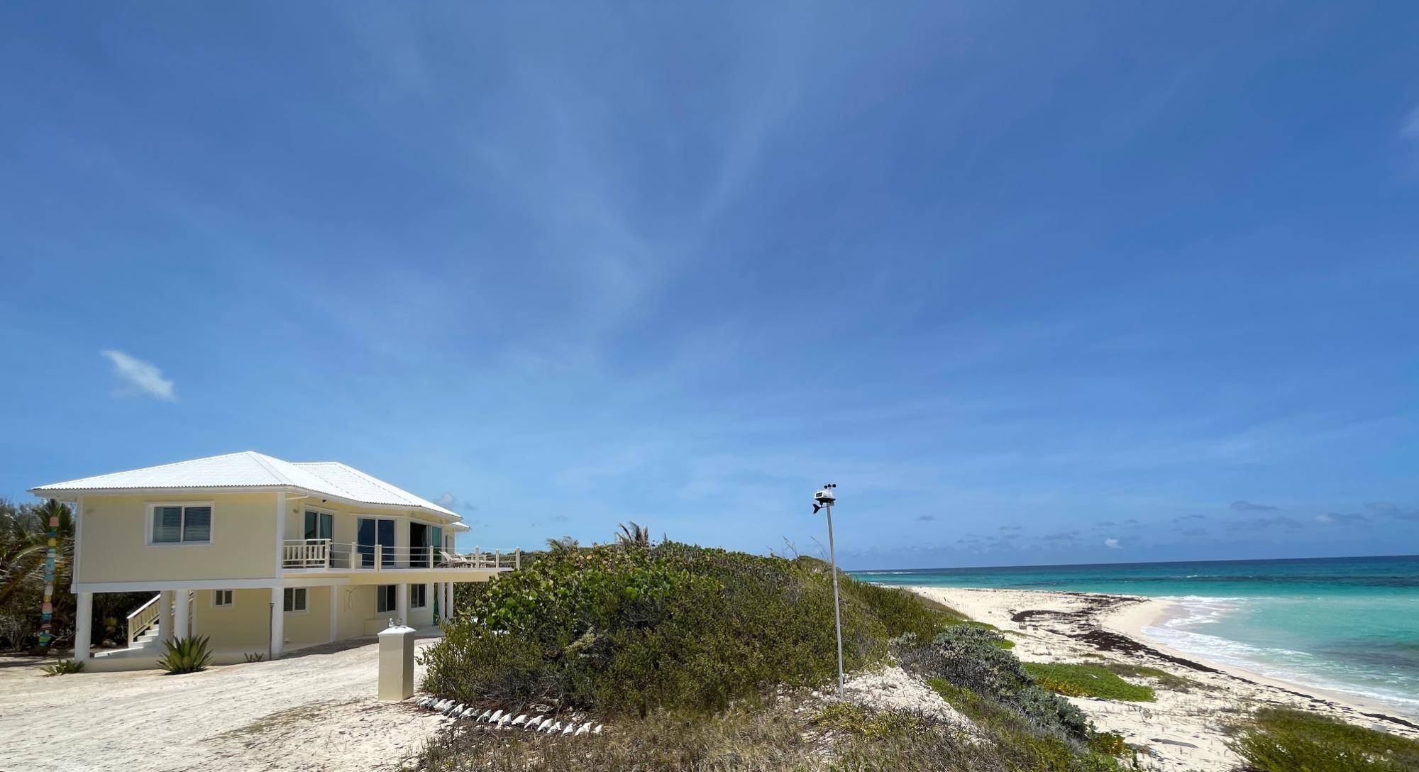 BEACH HOME & 3 LOTS Single Family Home Long-Island-Bahamas