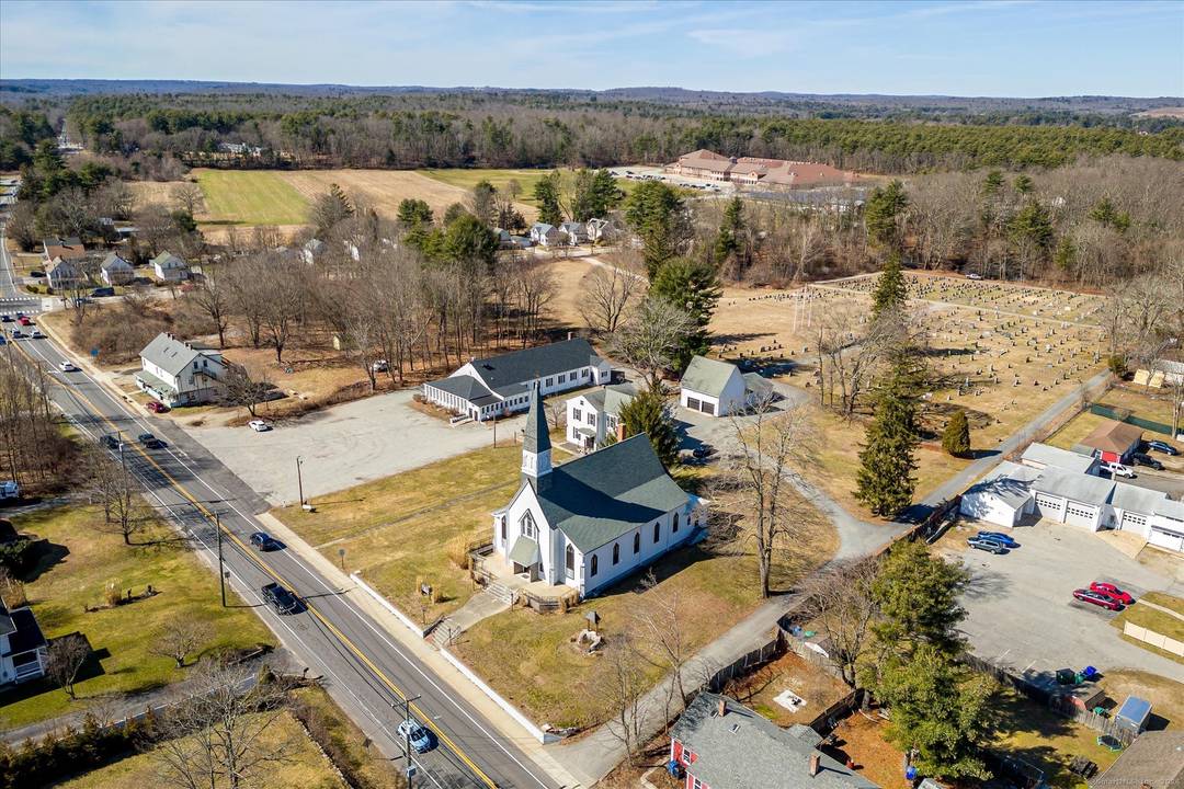 Welcome to 350 Hartford Pike Dayville.