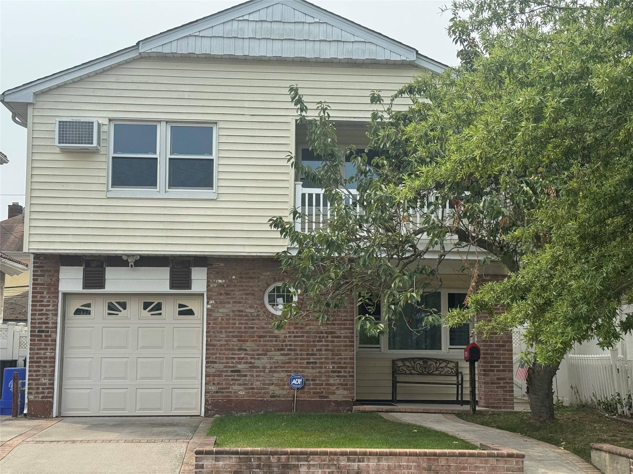 Large, upper 3 bedroom, 1.
