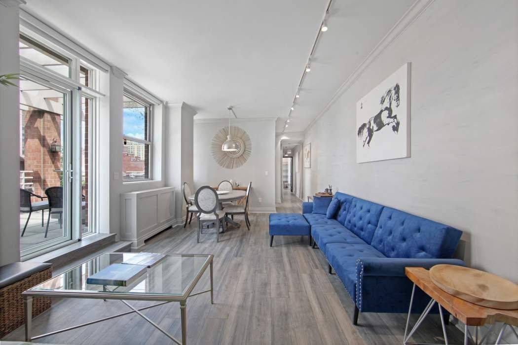 Stunning Upper East Side Apartment with Private Terrace Welcome to your dream home at The Wellington !