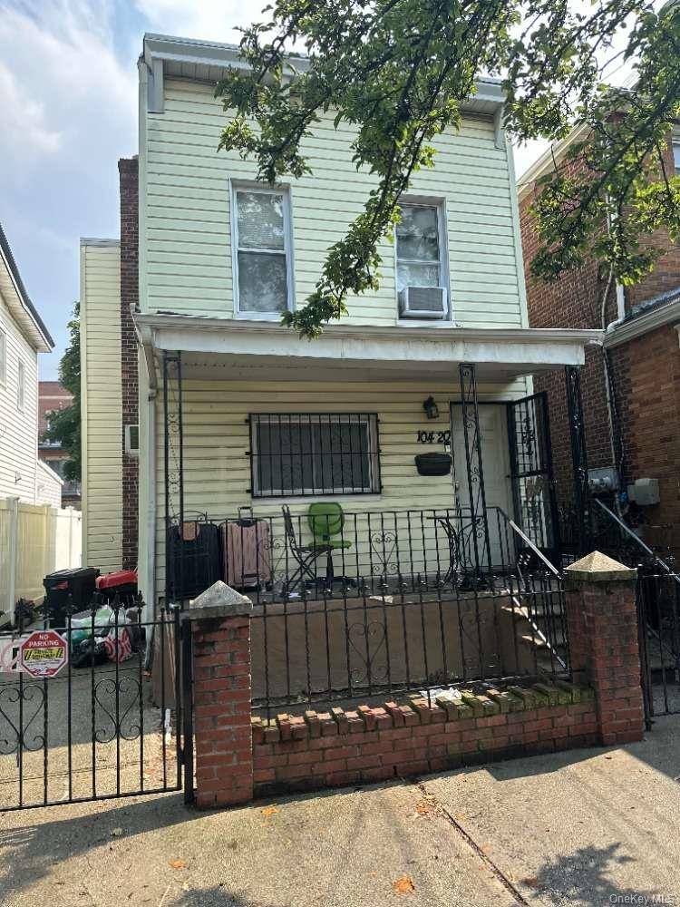 2 Bedroom home on large piece of property in the heart of Corona.