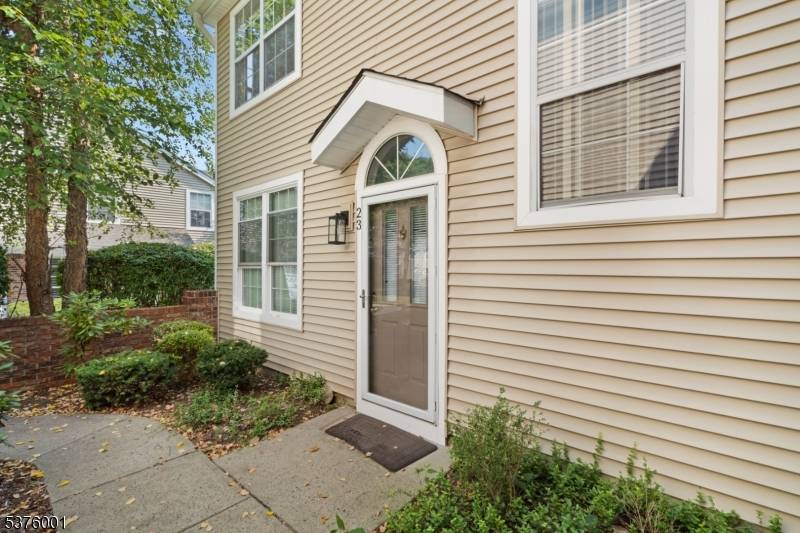 Welcome to this beautifully maintained 2 bedroom, 2.
