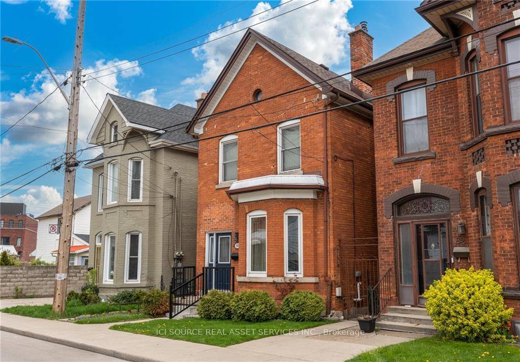 Welcome to Unit B at 84 Magill Street, Hamilton, Ontario !