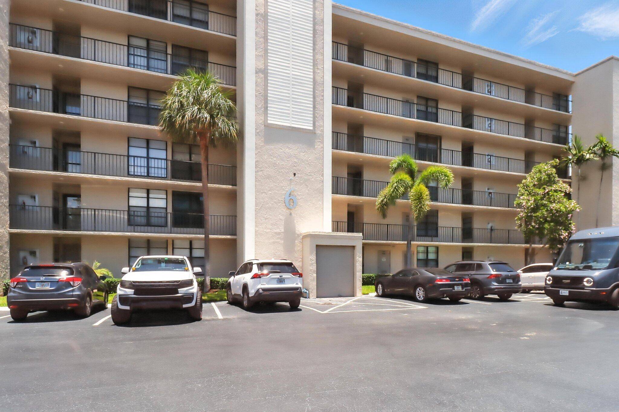 WATERFRONT LUXURY WITH PRIVATE DOCK BOCA RATON COASTAL GEMWelcome to your personal waterfront retreat where every day feels like a getaway.