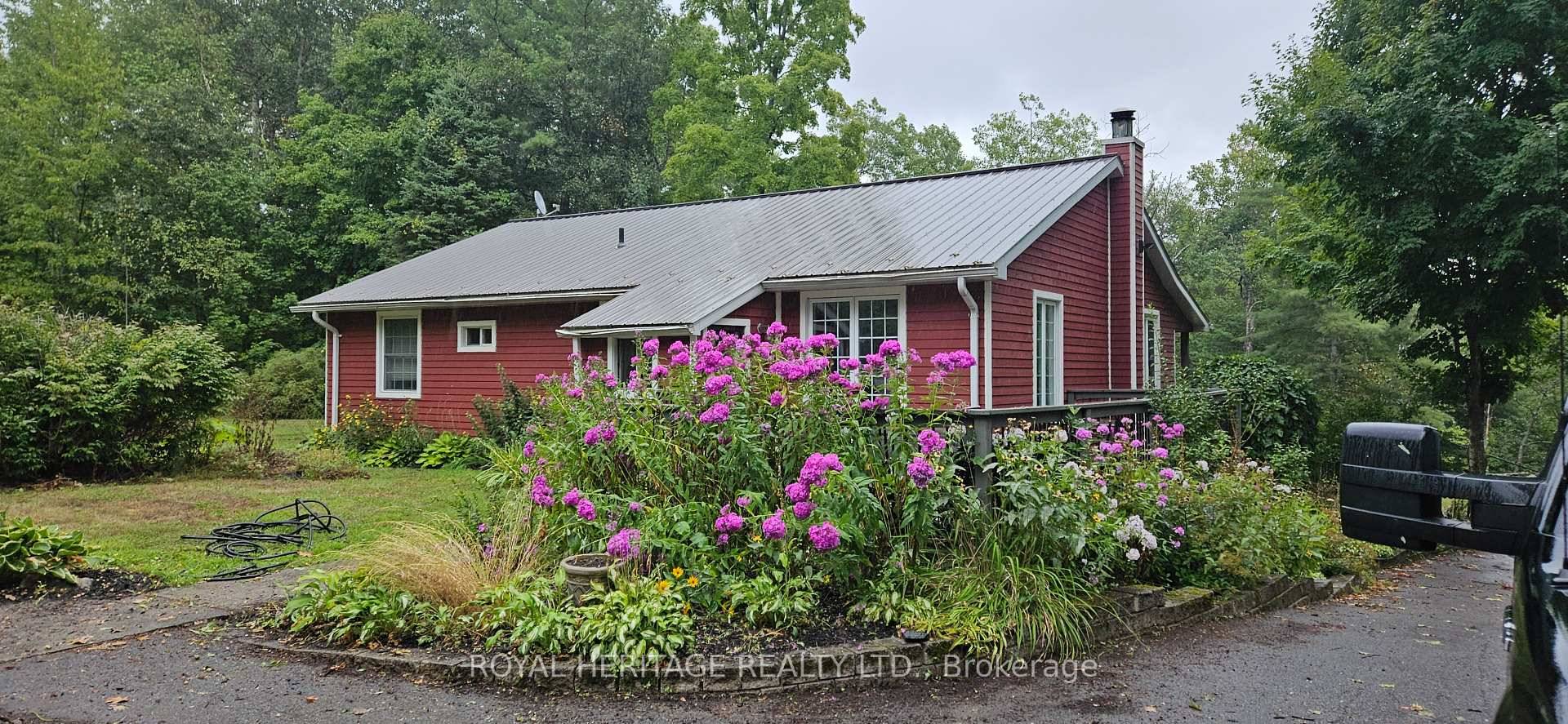 Welcome to 10175 Highway 41 in Kaladar.