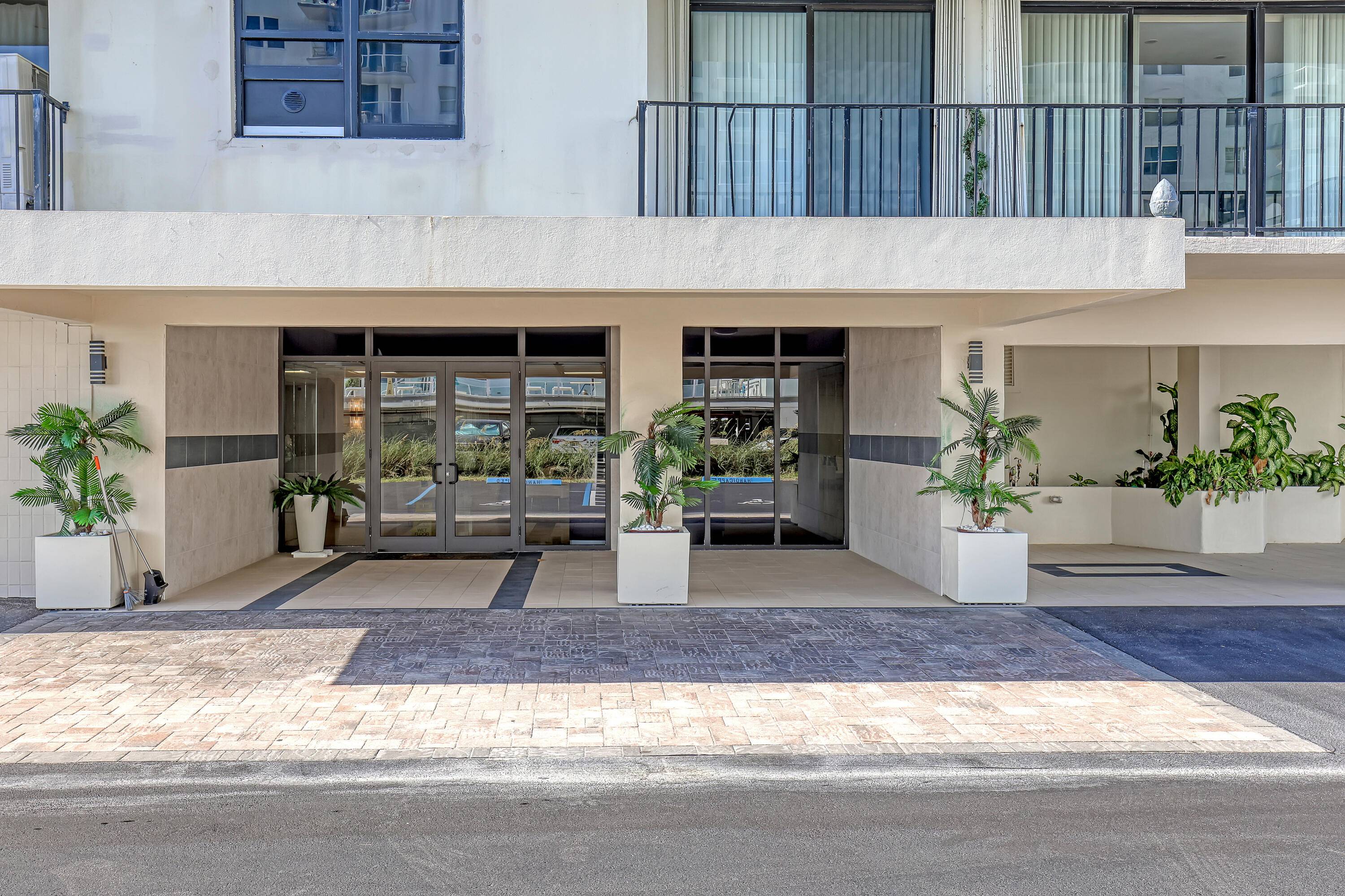 Best priced oceanfront unit.
