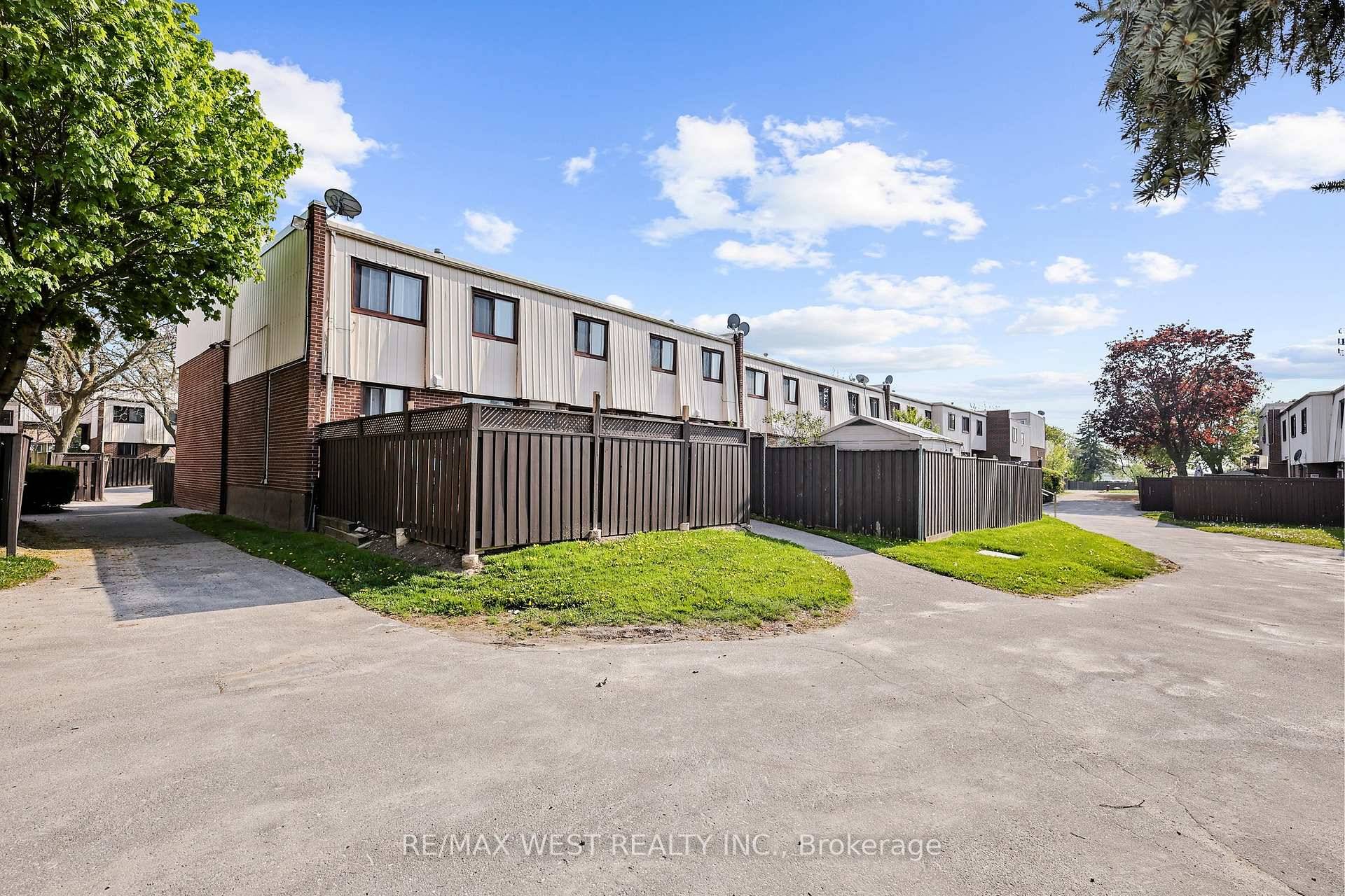 This previously renovated unit offers both comfort and convenience.