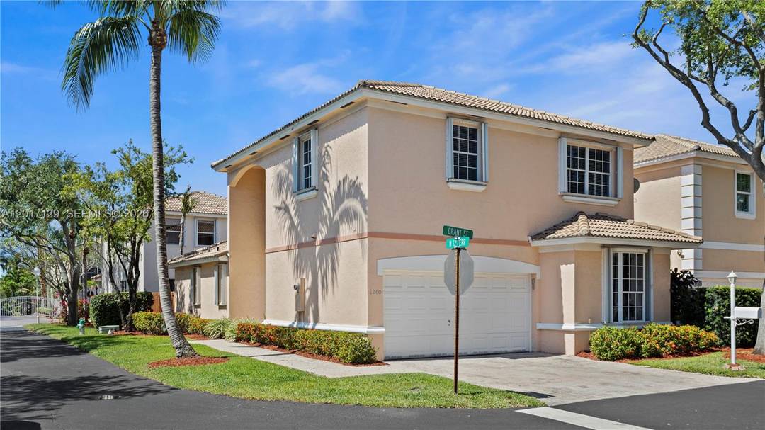 OPEN HOUSE MAY 16TH GATE ACCESS DIAL 075 Move in ready home in the charming Marino Village, positioned on a corner lot in one of East Hollywood s few gated ...