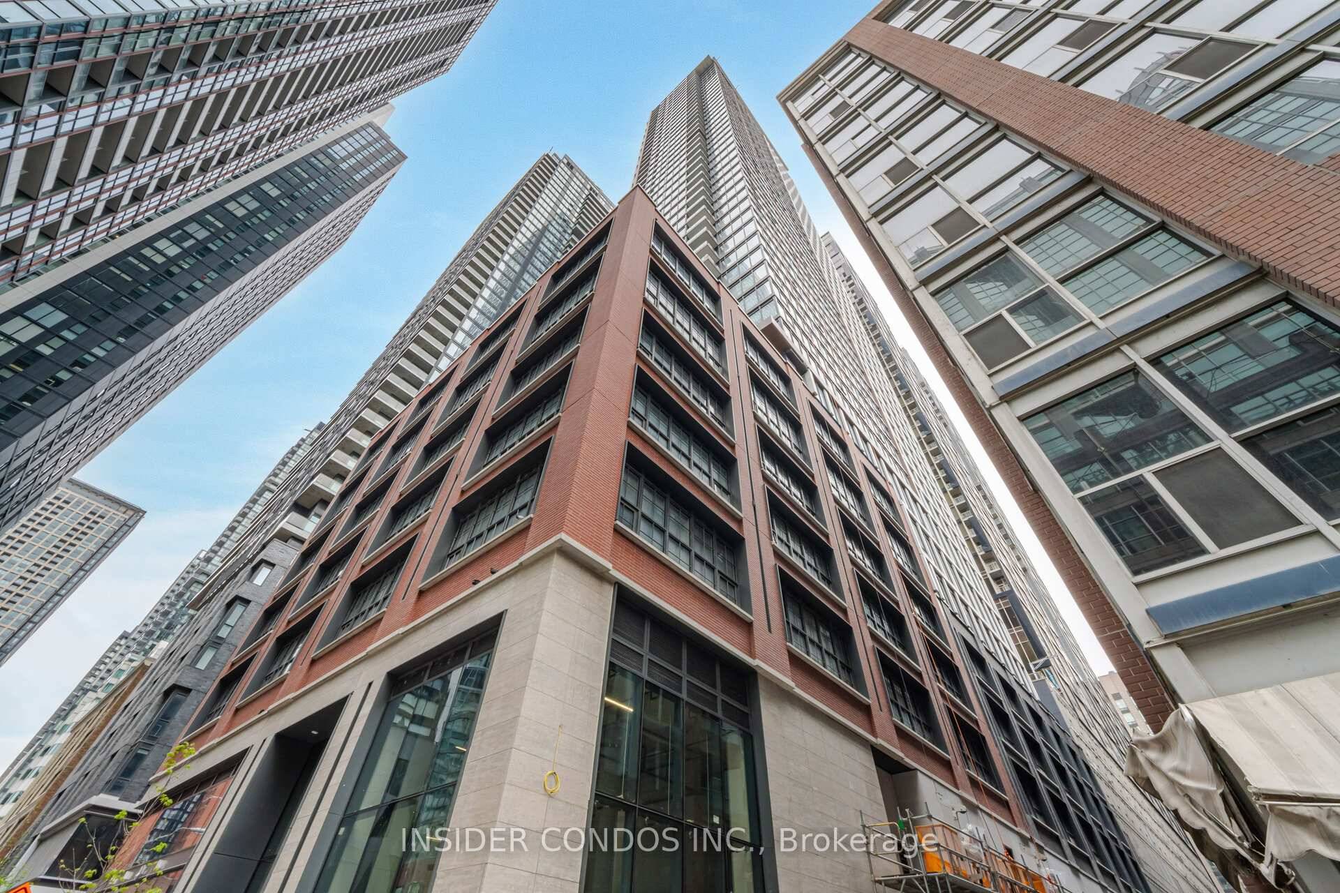 2 bedroom corner unit on the 43rd floor, boasting 741 sq.
