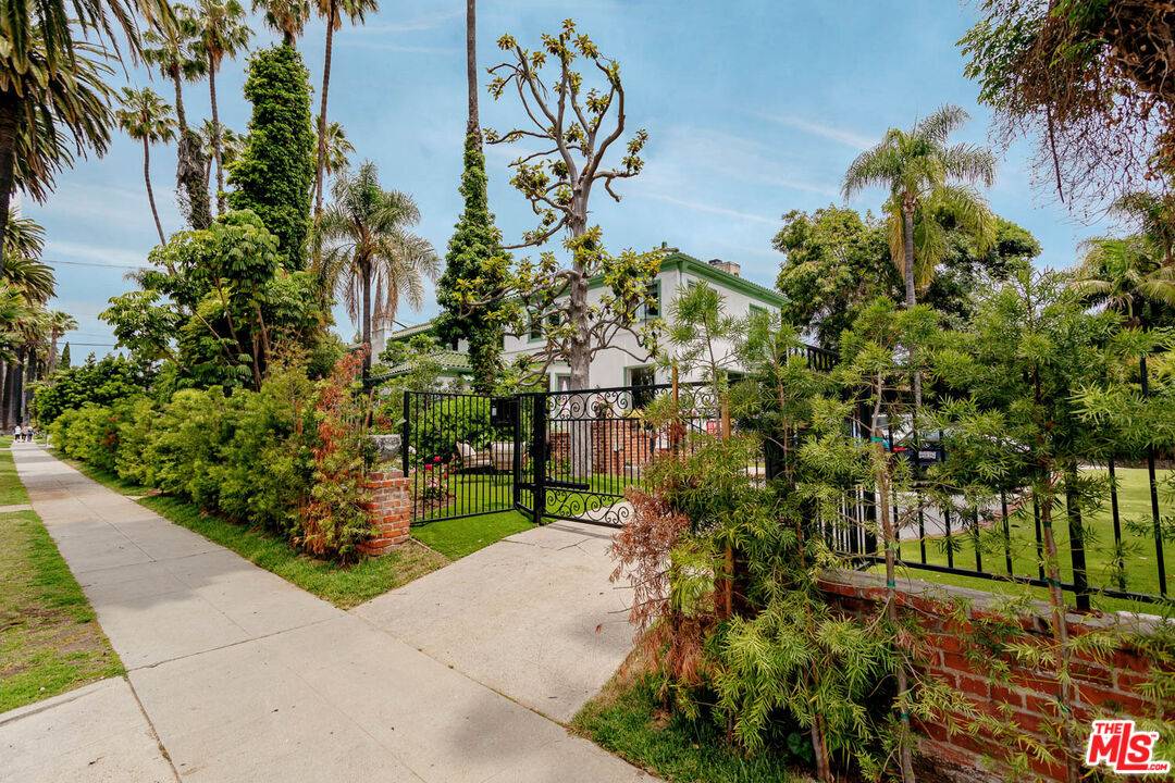 508  N Canon Dr 4BR Beverly Hills Post Office | B.H.P.O. La