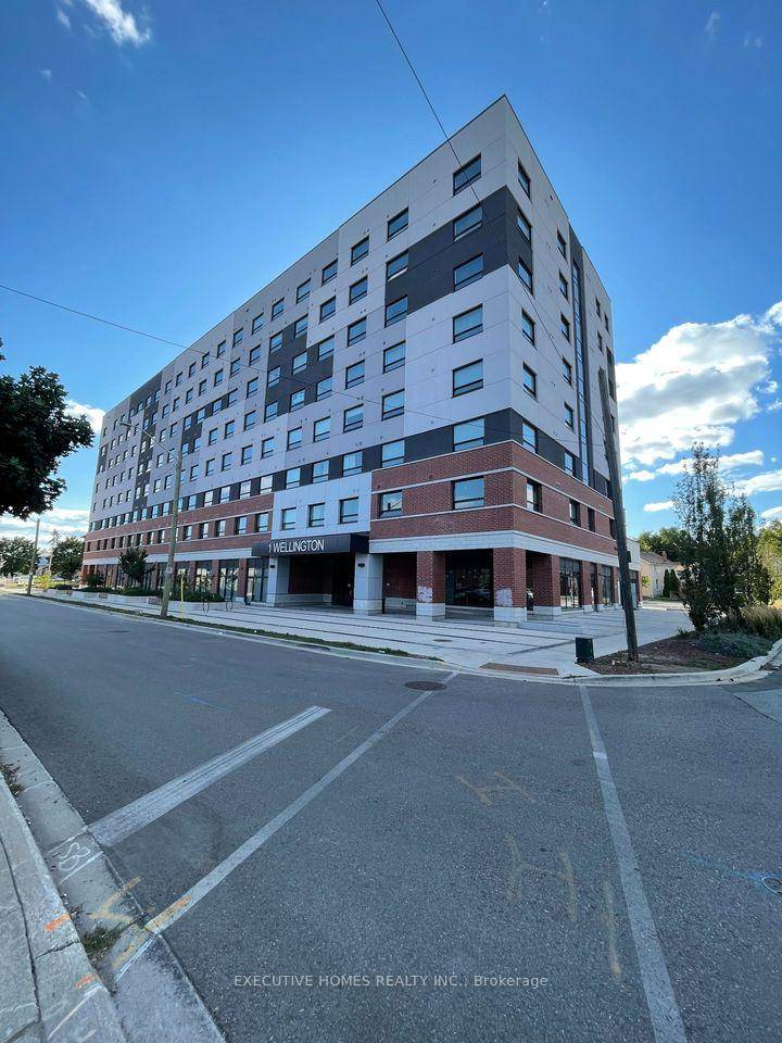 Bright and Spacious Condo In A Vibrant, Desirable Location In Downtown Brantford !