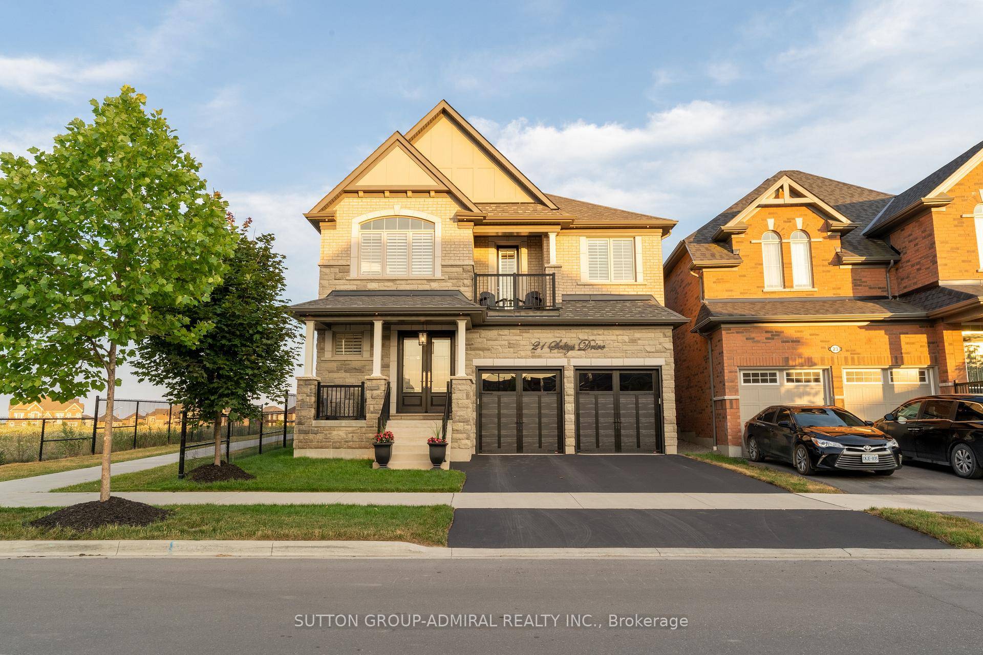 Nestled In The Highly Sought After Chelsea Hill West Whitby Community, This Stunning Executive Style 2 Story Detached Home Offers Upscale Living With All The Modern Comforts, Greet Your Guests ...