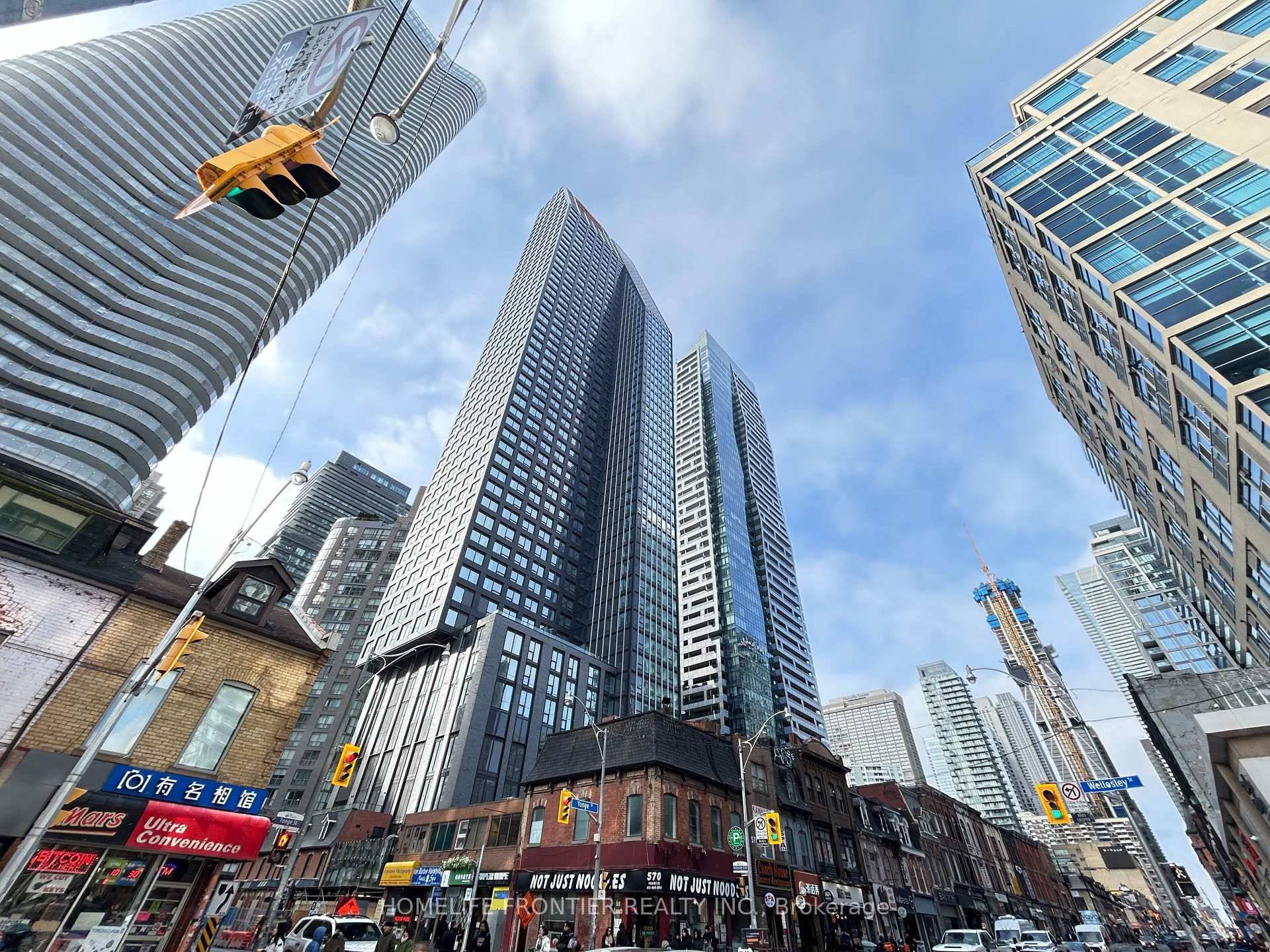 Welcome To 8 Wellesley Residences By Centre Court Developments A Stylish 1 Bedroom Study Suite 489 Sq Ft, East View On The 12th Floor.