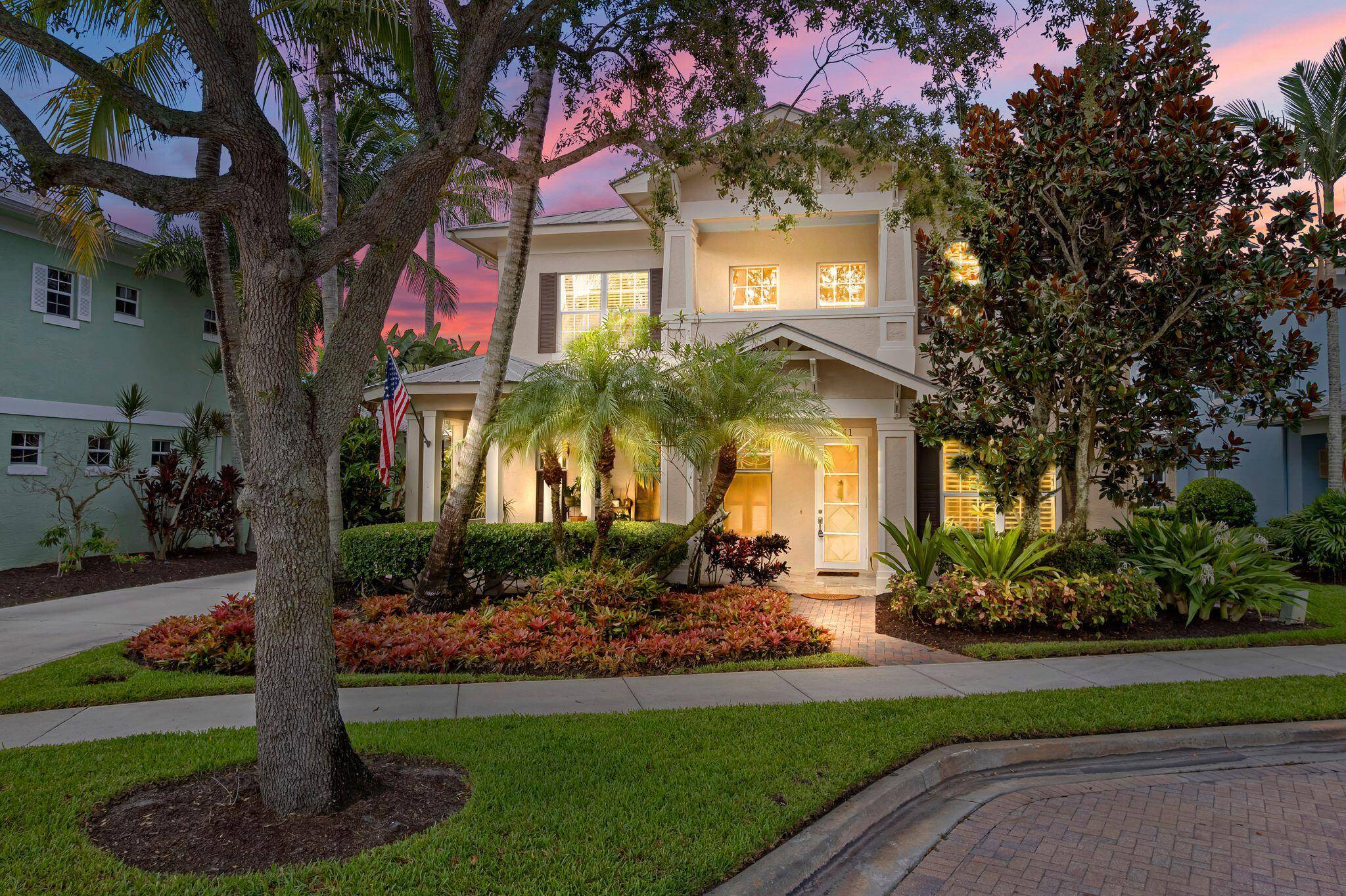 Welcome to Hamilton Place, Palm City's hidden gem !