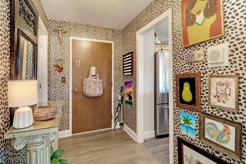 Completely renovated spacious 1 bedroom, 1.