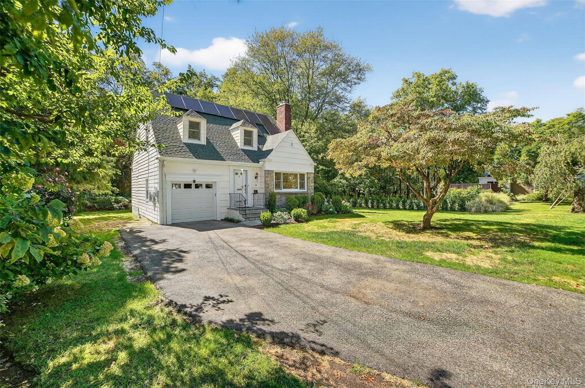 Welcome to 34 Lincoln Road, Scarsdale, NY, newly updated throughout, an elegant and timeless home that blends classic character with stunning modern updates in the most coveted Scarsdale location set ...
