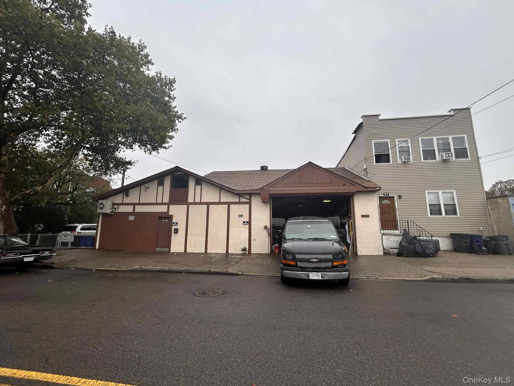 Prime 6, 000 SF warehouse space located just off Astoria Blvd, offering excellent accessibility and visibility.