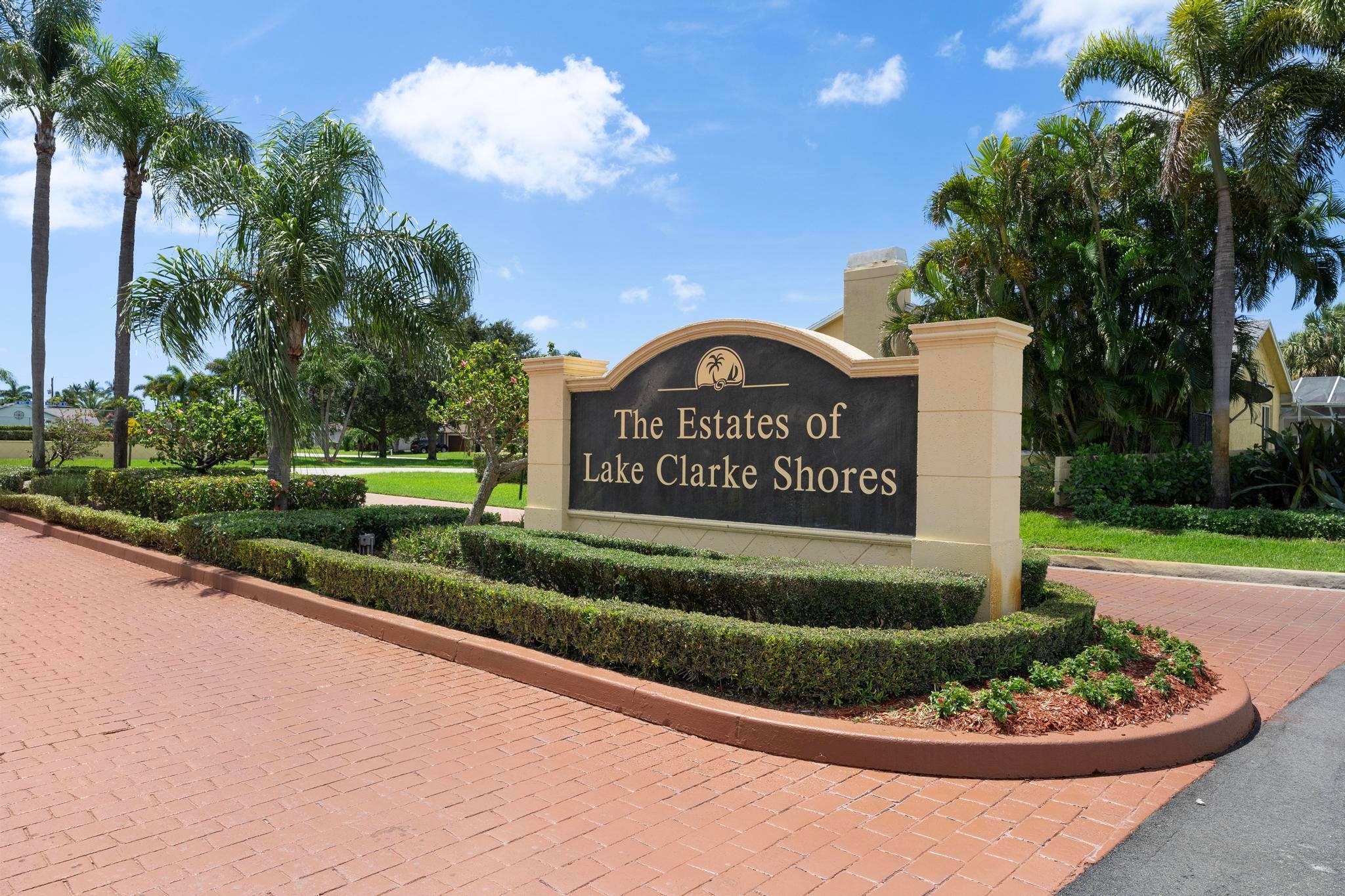 Welcome to this beautiful 3 bedroom, 2 bathroom, 2 car garage home, located in The Estates of Lake Clarke Shores.