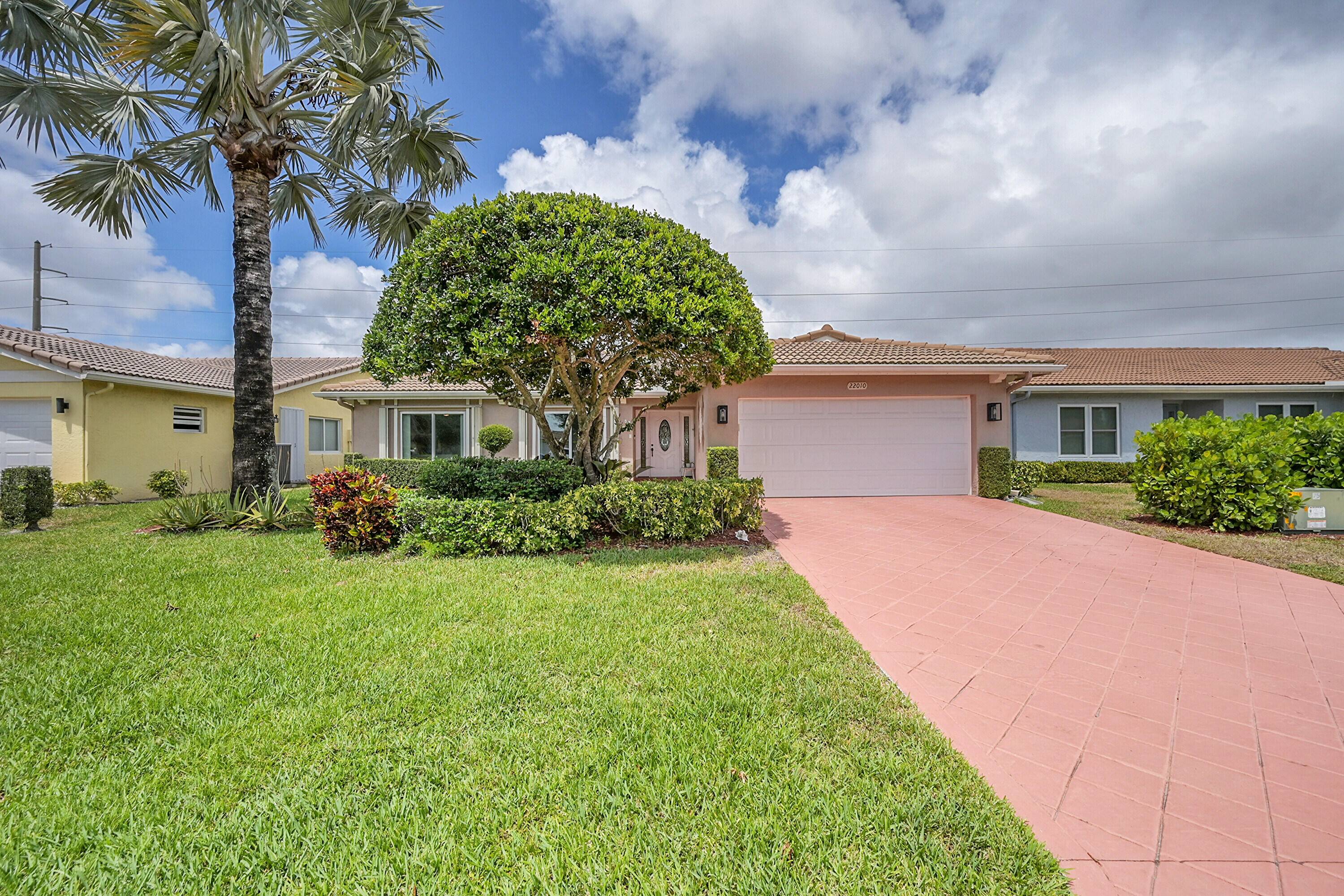 This charming 3 bedroom 2 bath home is waiting for you.