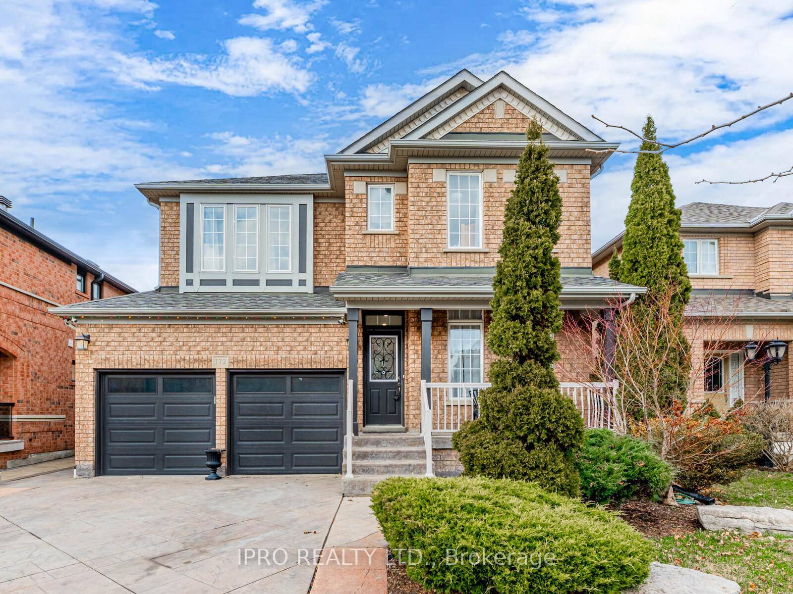 Beautiful 4 bedroom, home in the highly sought after Sonoma Heights, just steps from the top rated St.
