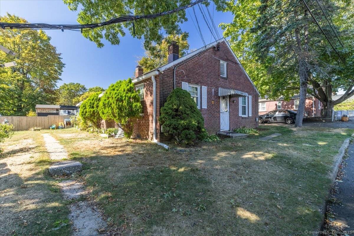 North End Bridgeport Brick Two Family Fully Rented, Front Back Units Investor ready brick two family located in Bridgeport's desirable North End.