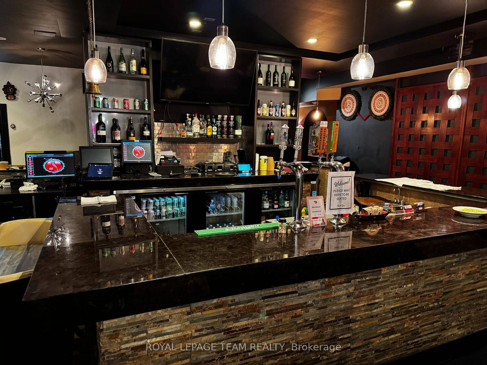 Welcome to the exceptional restaurant Kochin Kitchen in a great location at the heart of Ottawa's bustling ByWard Market !