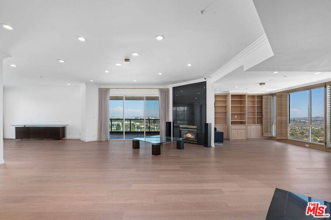 10490   Wilshire Blvd 3BR Westwood La