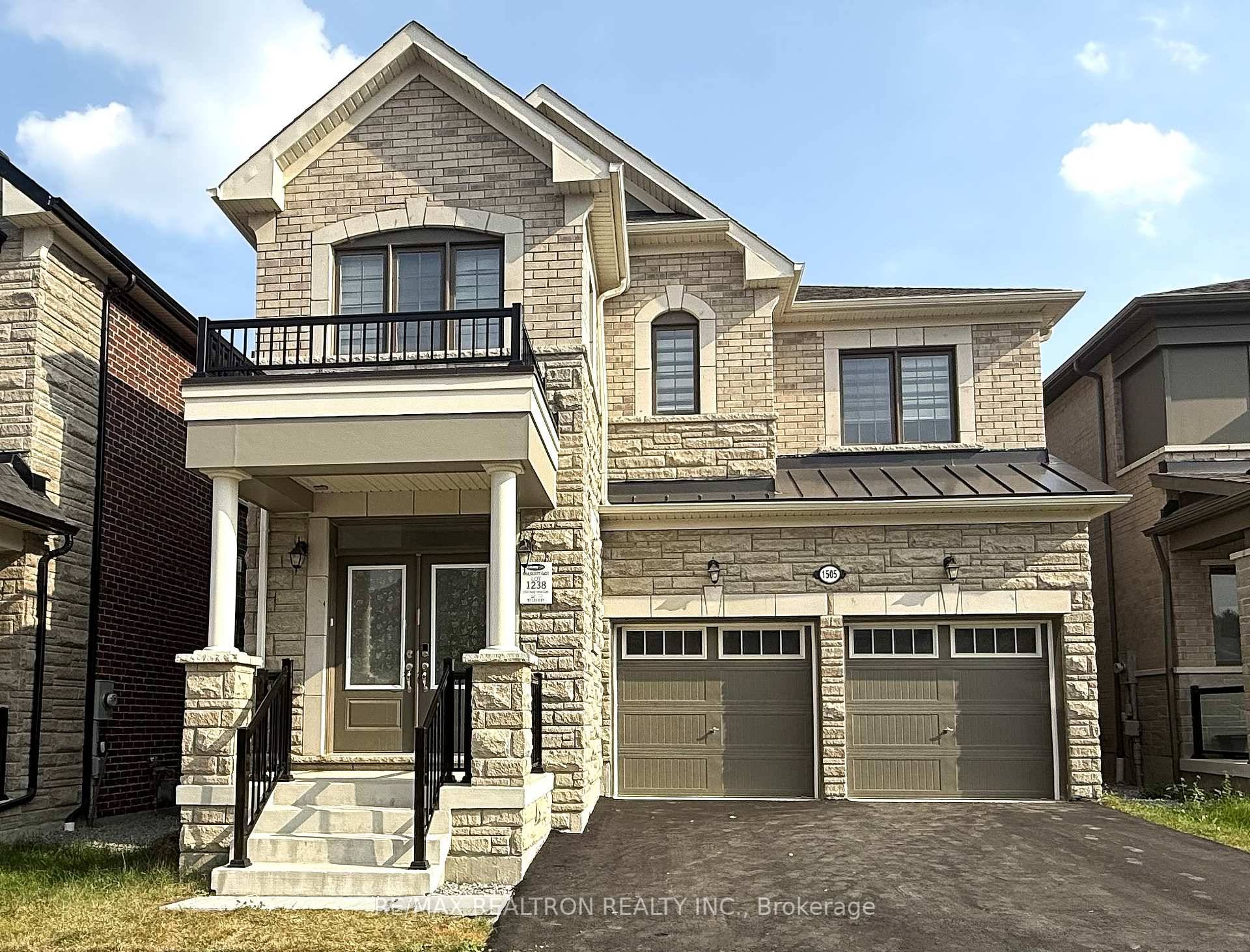 Absolutely stunning and charming, this 4 bedroom masterpiece proudly built by Mattamy Homes awaits !