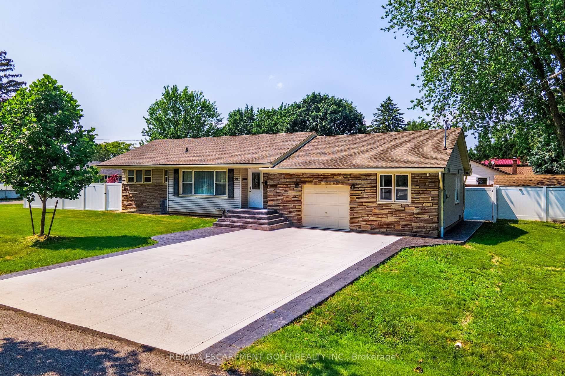 This stunning, move in ready bungalow offers 3 beautifully finished, self contained units perfect for multi generational living, investment, or living for less by renting two units.