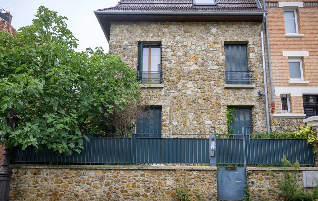 Paris 20th | Exceptional house over 4 floors with outdoor space – Private area: 365.81 m²