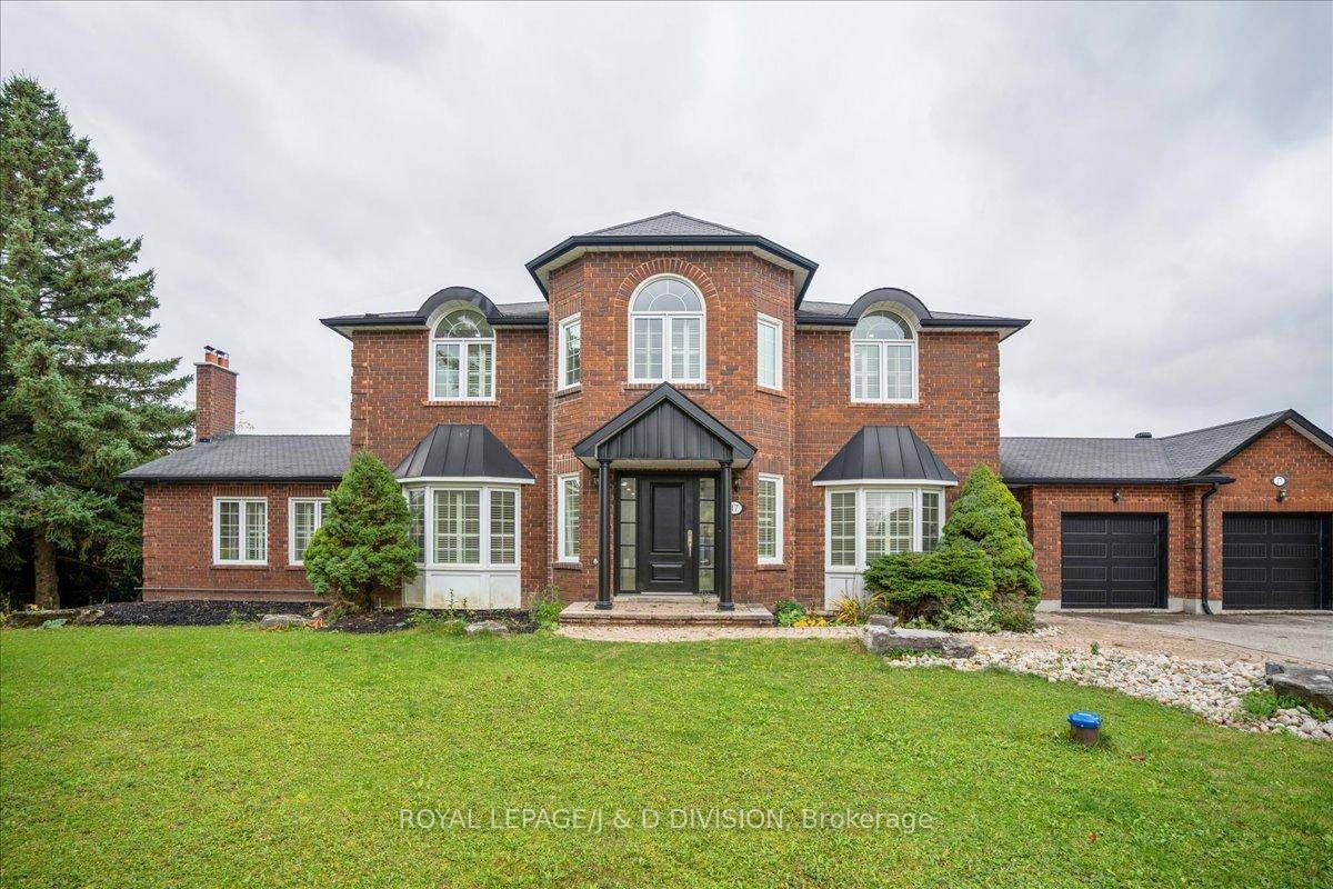 Welcome to this special, newly renovated, beautiful, executive family home in prestigious Sleepy Hollow Estates.