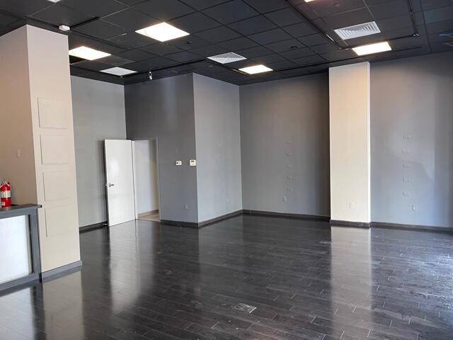 1, 964 SF retail space. Unbranded Virtual Tour https www.