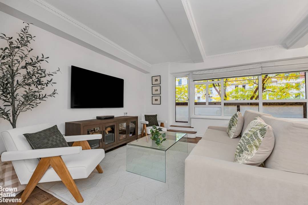 Welcome to Apartment 3B at 750 Park Avenue, a stunning and sophisticated one bedroom, one bathroom residence that exemplifies refined Park Avenue living.