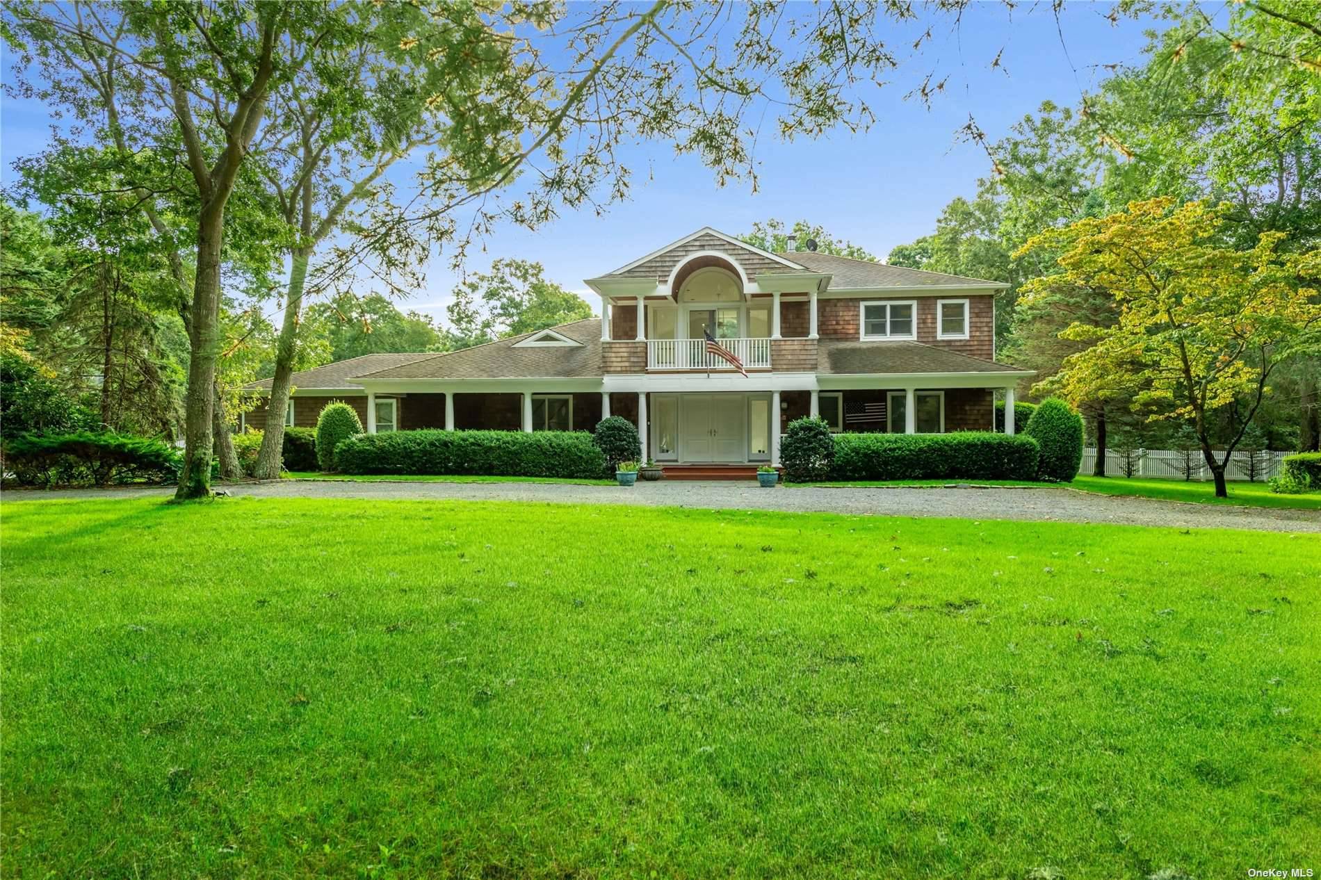 8 Honeysuckle Lane, East Quogue NY 11942