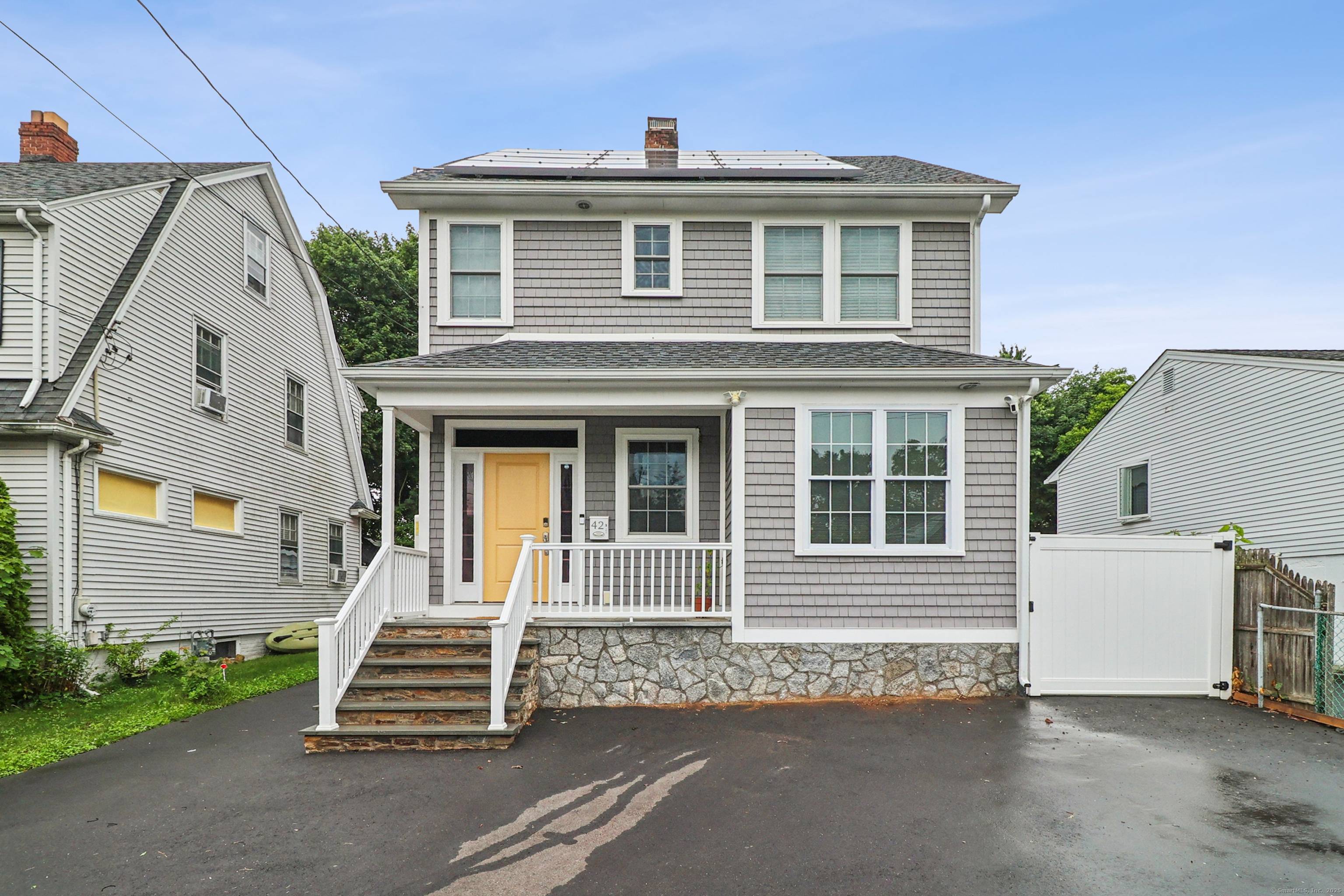 Nestled in the heart of Morris Cove, this exquisite 3 4 bedroom colonial home Is in Move In Condition !