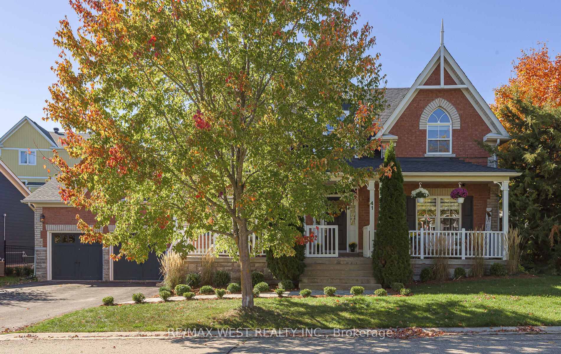 Stunning All Brick Home in the Quaint Village of Inglewood, 15 min to Brampton, 20 min to Orangeville.