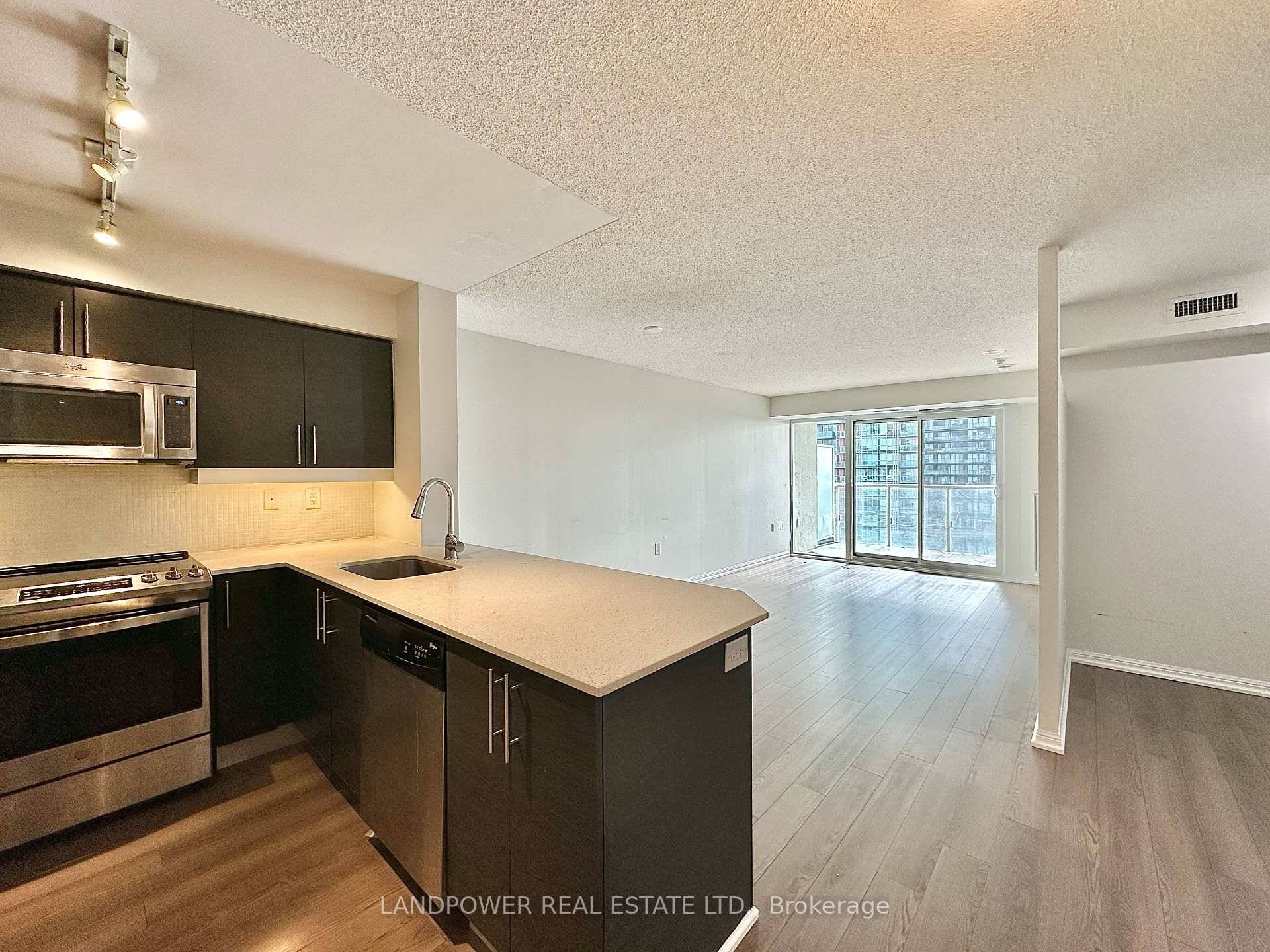 The Tower At King West, Spacious South Facing 1 Bedroom Plus Den Upper Level Unit With 1 PARKING 1 LOCKER.