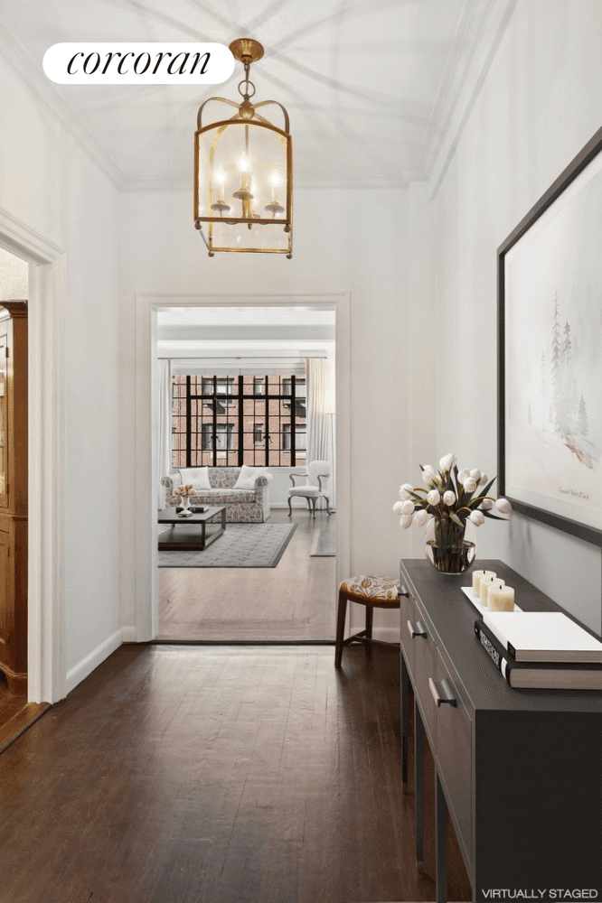 Welcome to 175 East 79th Street, Apartment 7B, located in the heart of New York's sought after Upper East Side.
