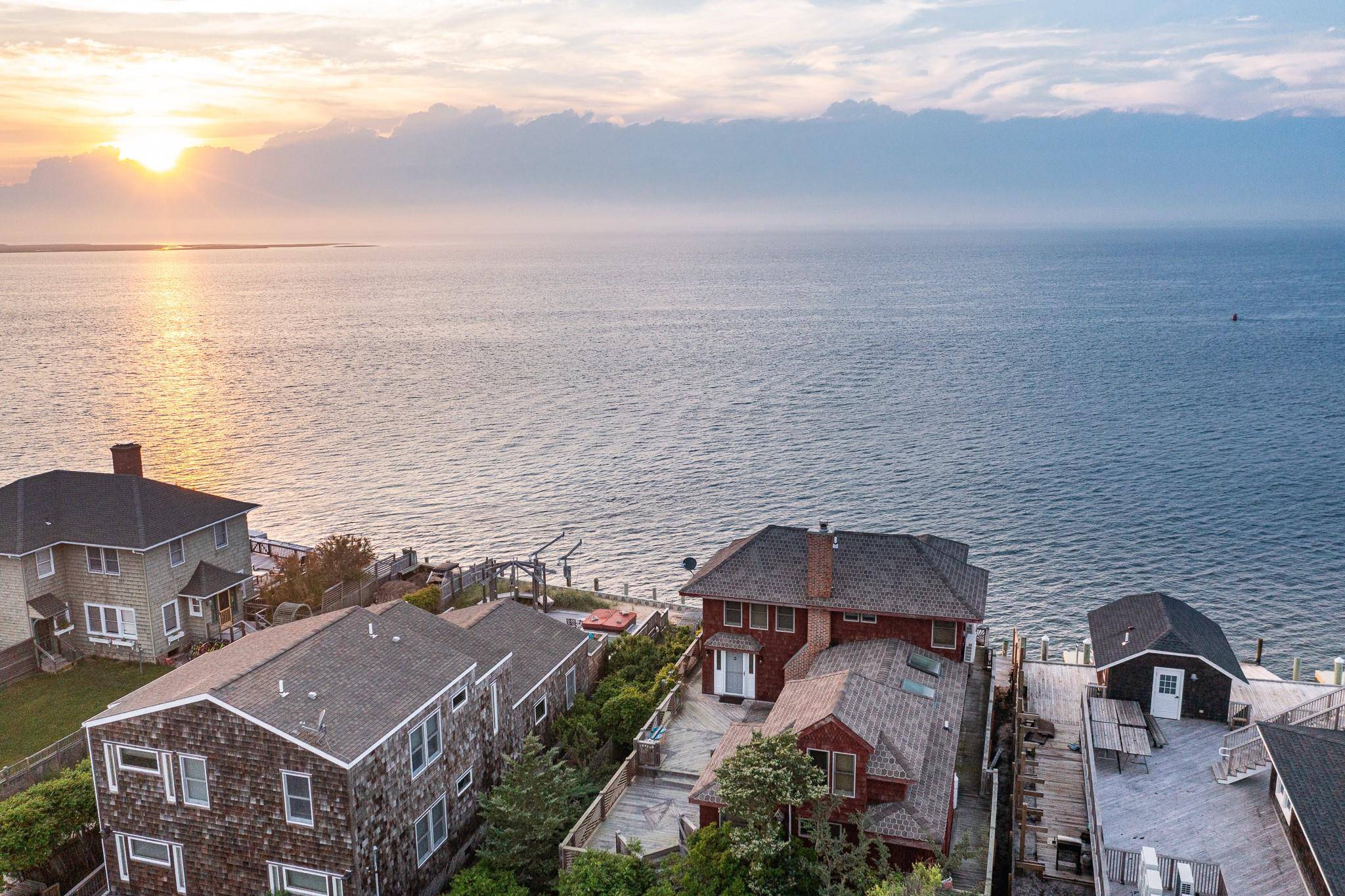 Bayfront Beauty with Breathtaking Views.