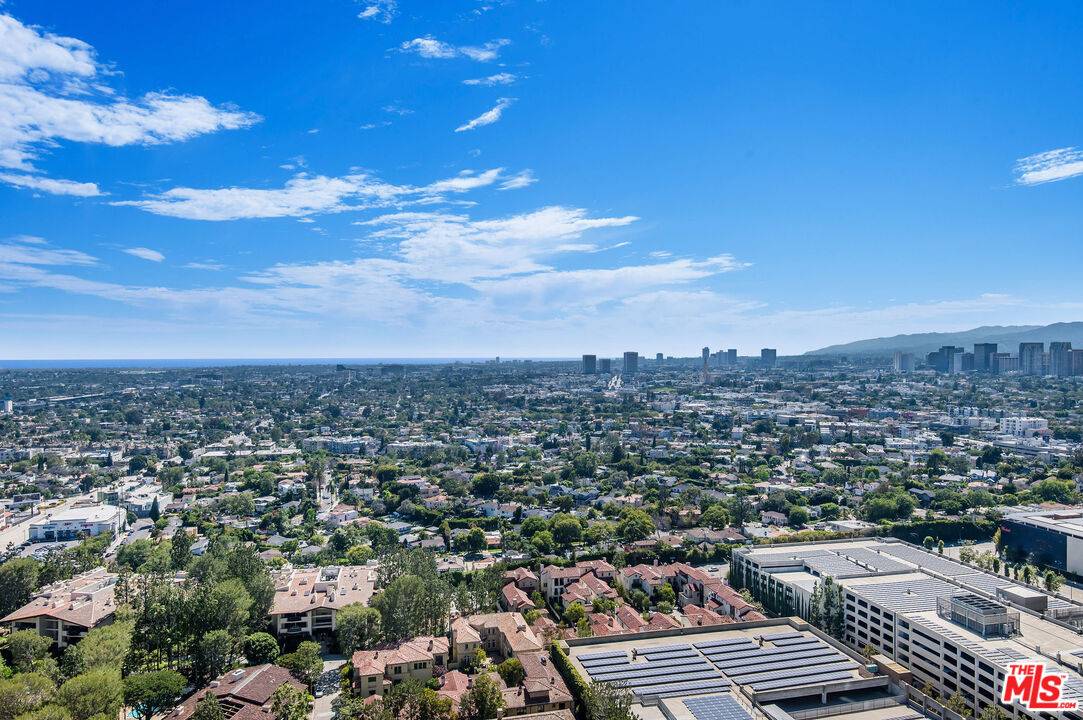 1  W Century Dr 4BR Beverlywood La