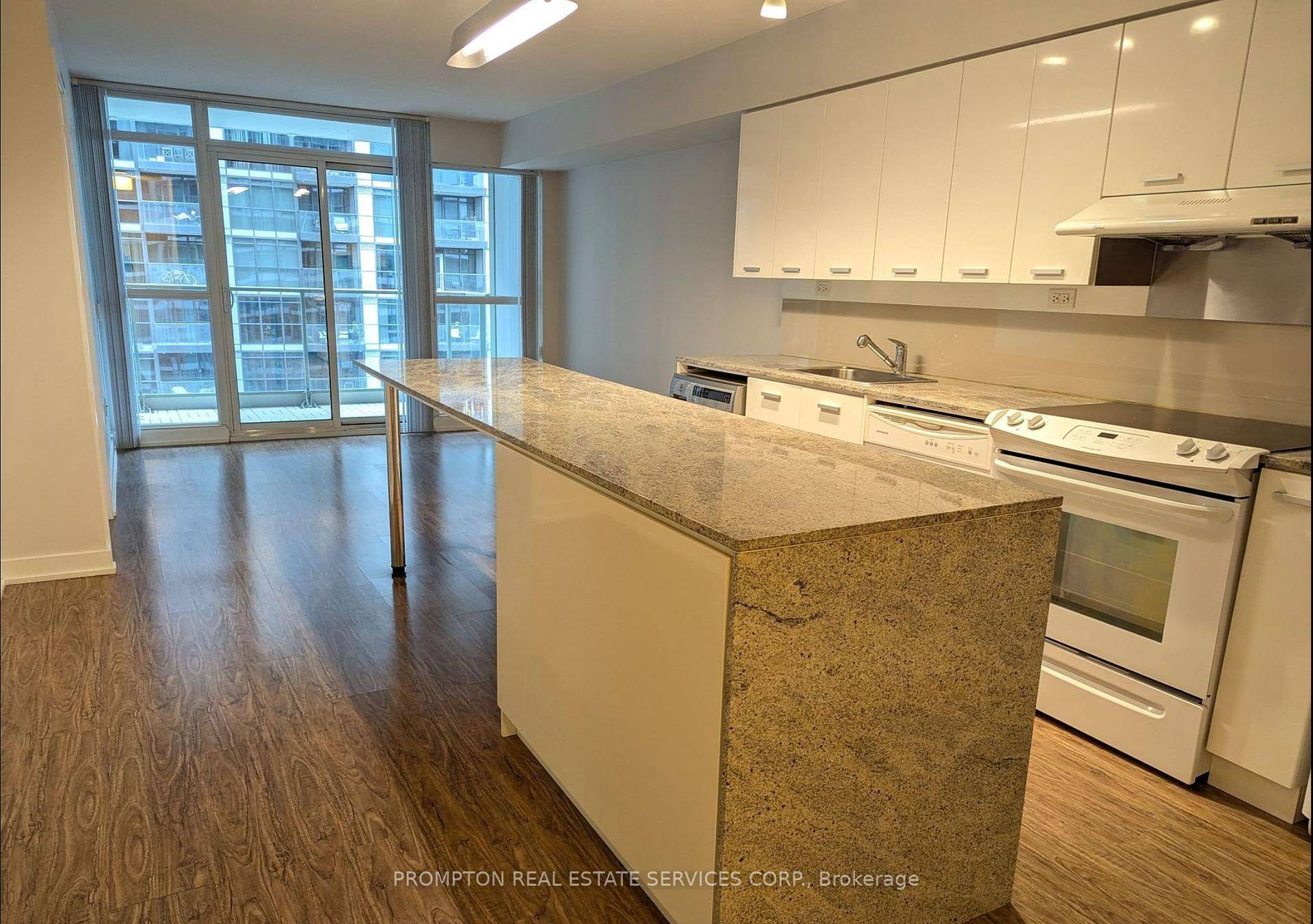 South Facing Luxury Condo, Approximately 703 Sqft W Two Full Bathrooms.