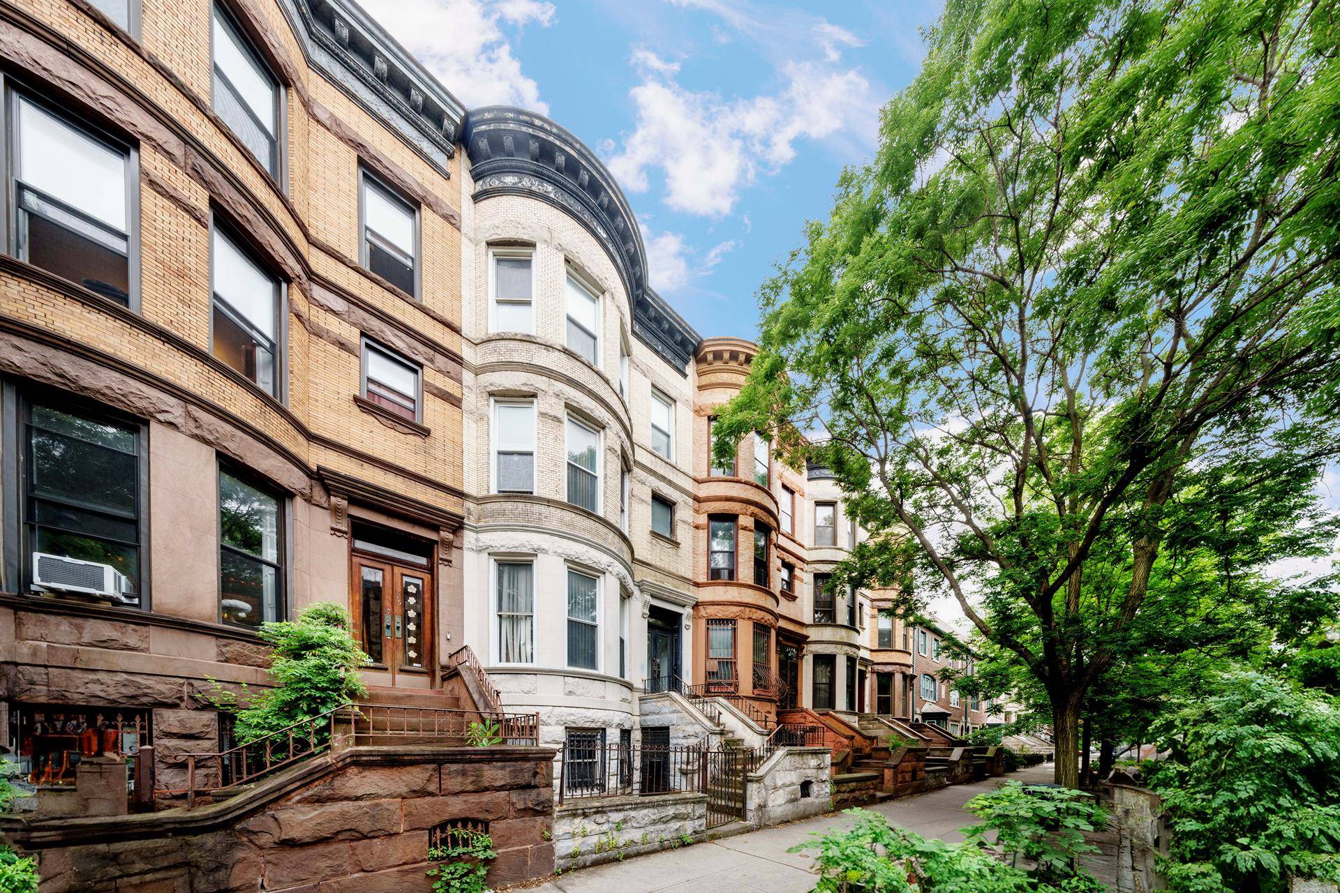 Bring your vision to life on a beloved block in the heart of Prospect Lefferts Gardens !