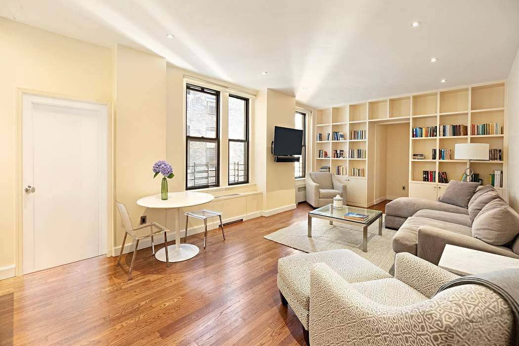 Perched on the 10th floor of this distinguished white glove pre war condominium, this well proportioned one bedroom residence offers a smart layout, generous room sizes, and excellent separation of ...