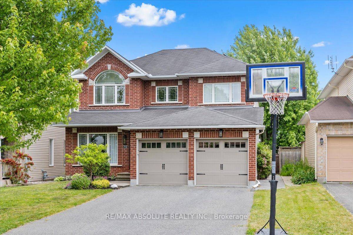 Beautifully located in Morgan's Grant, walking distance to school !
