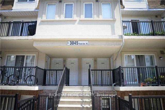 Step into this charming condo in a fantastic location, featuring a brand new, luxurious walk inshowerthe perfect way to unwind after a long day !