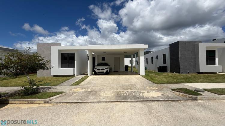 CALLE CIELO House Gurabo