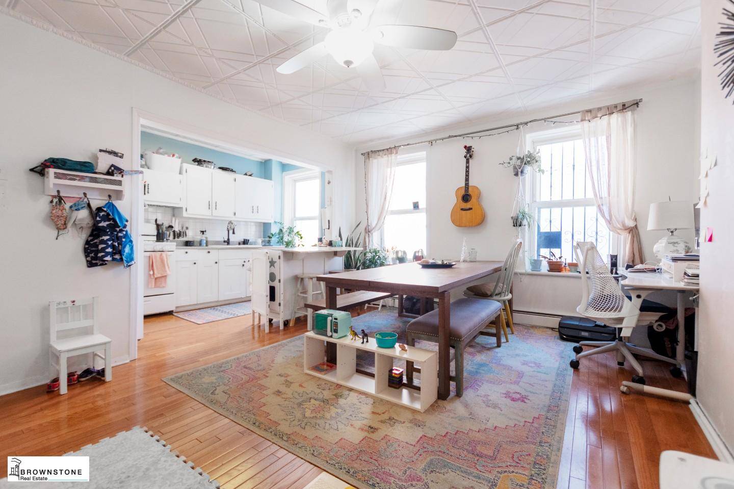 Fall in love with this bright one bedroom apartment in prime Cobble Hill !