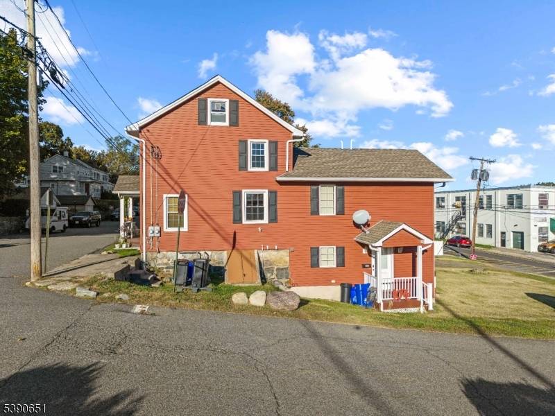 WELCOME TO 303 UNION STREET !