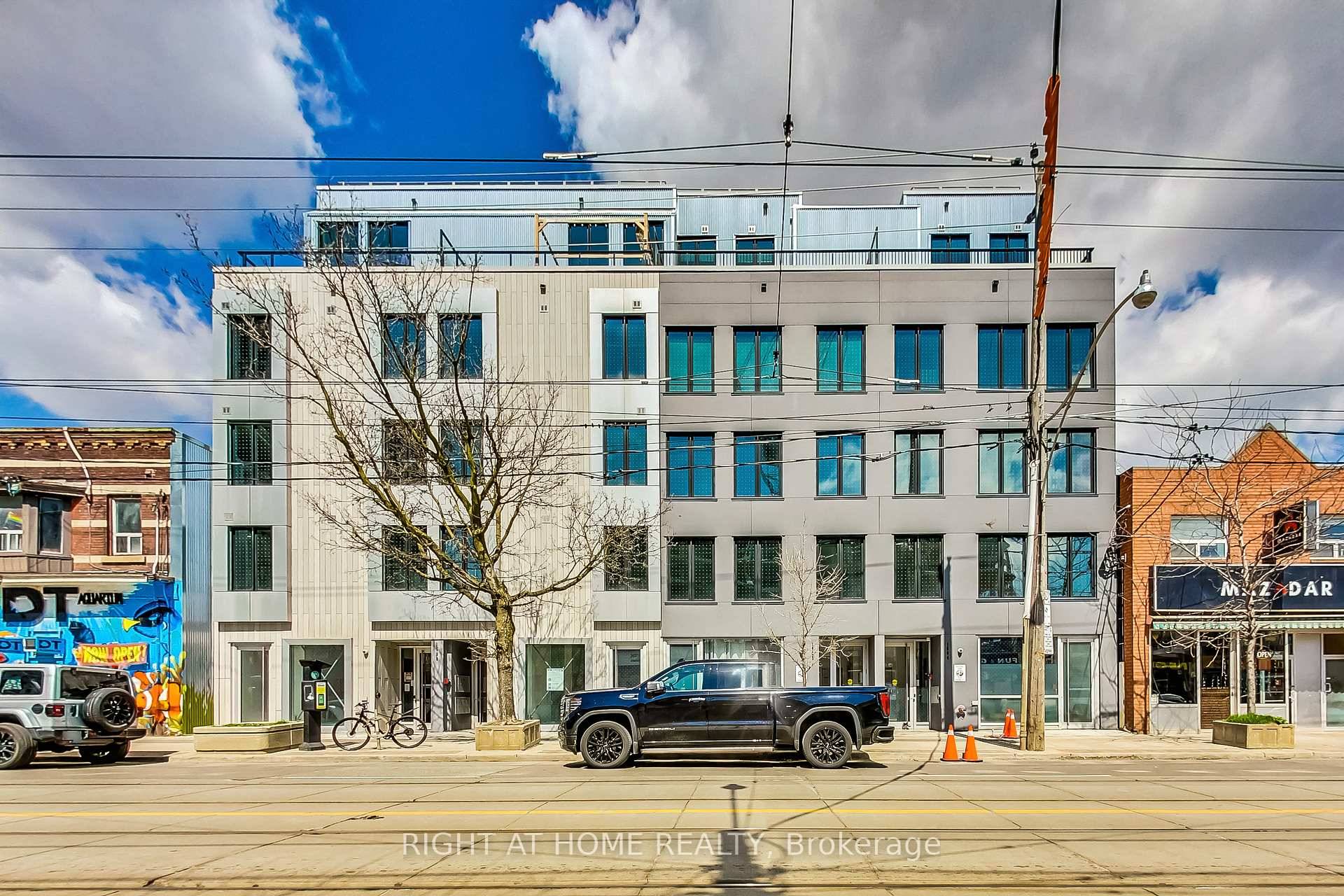 Fantastic opportunity to enjoy the rest of the season on an oversized terrace in this sun filled and spacious two bedroom plus den loft style suite in this brand new ...